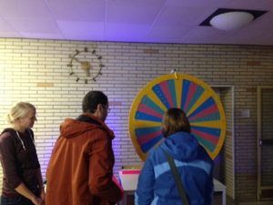 Long Night of the Sciences - Visitors spinning the wheel of fortune